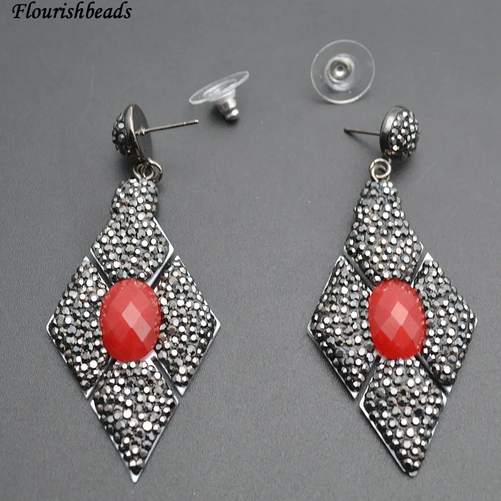 Серьги подвески с красным камнем на белом корпусе в форме ромба|earrings fashion|black