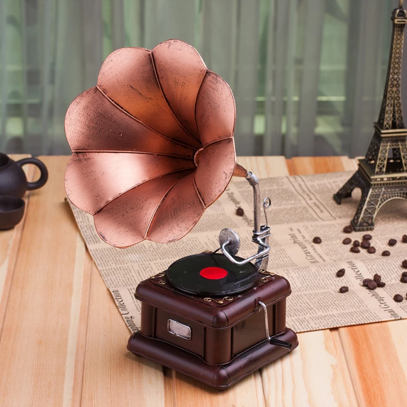 

Metal Vintage Gramophone Sculpture/statue Vintage Record Player Model Home, Office, Club Bar, Loft Decorations/Home decoration