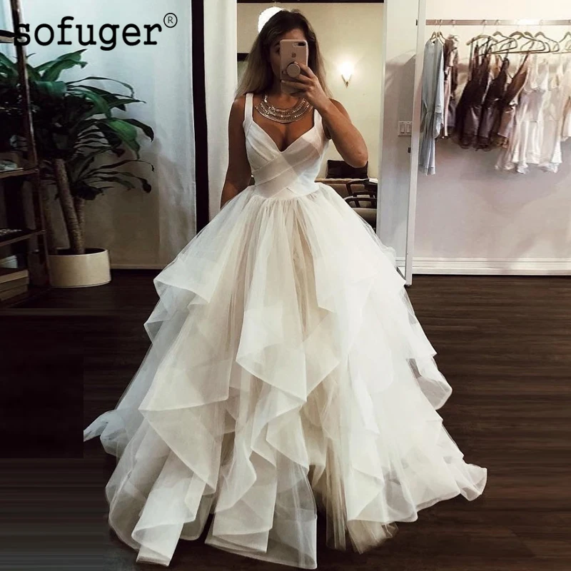 

Long Ivory Ruffled Tulle Elegant V-Neck Straps Ruched Puffy Bridal Wedding Dress Dubai Arabic Sofuge Gelinlik Charm Boho
