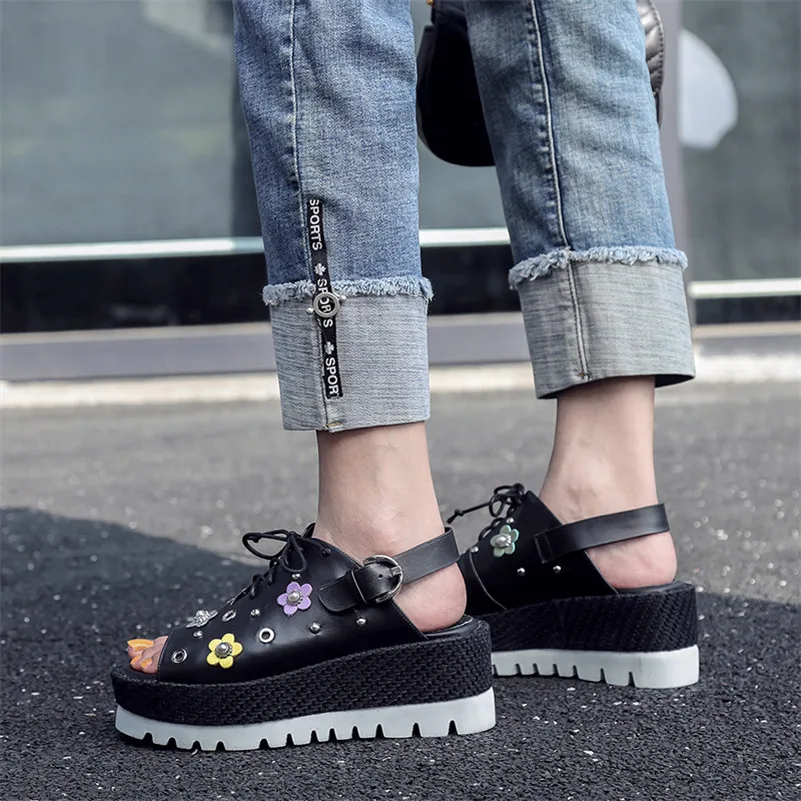 Женские сандалии FEDONAS на плоской подошве из натуральной кожи с цветами | Обувь