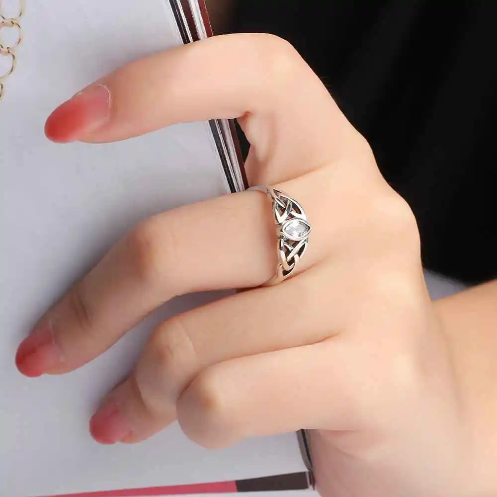 Женские однотонные кольца из серебра 925 пробы с цветочным узором и цирконием