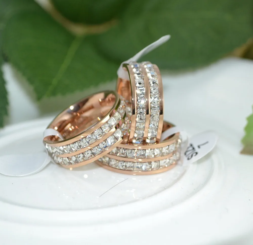 Блестящие парные кольца YUN RUO с кристаллами не выцветают титановая сталь розовое