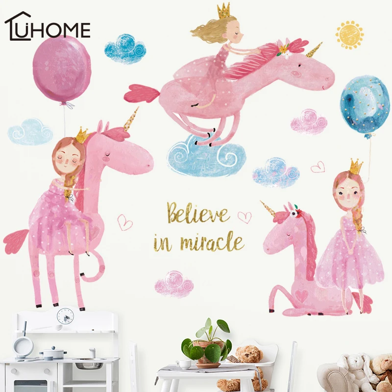 Сказочный принцессы розового цвета с украшением в форме единорога настенные