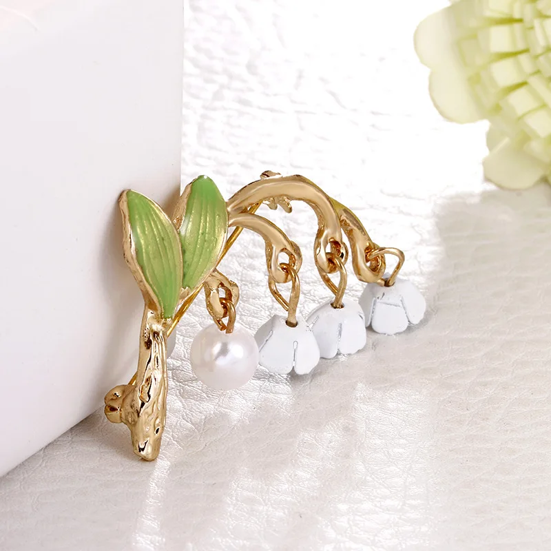 Linnor Lucky Fresh Lily of the Valley броши булавки эмаль цветок с зеленым листком сплав золота