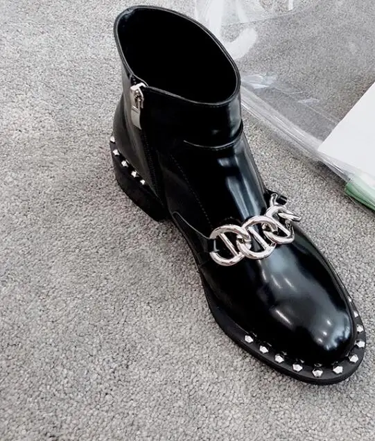 

Hot Fashion Black Genuine Leather Ankle Zip Shoes Round Toe Flat With Women's Shoes Chain Rivet Women's Boot s