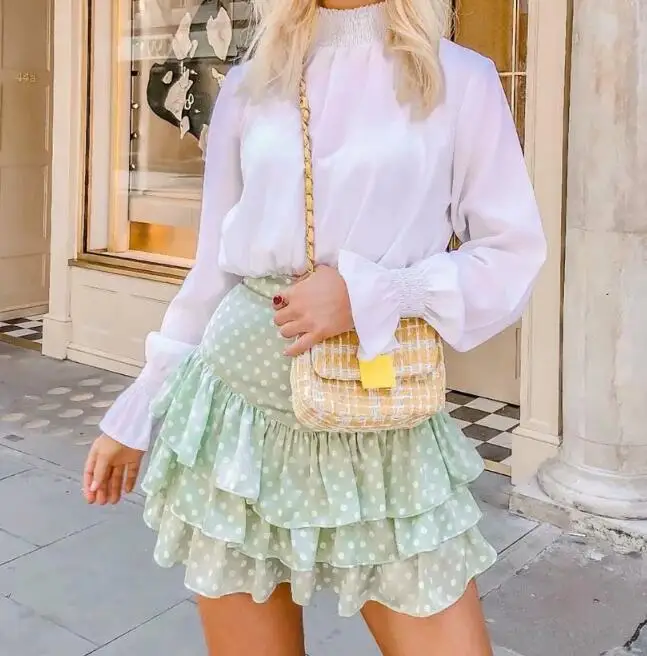 Женская мини юбка в горошек с высокой талией и оборками короткая зеленый лето
