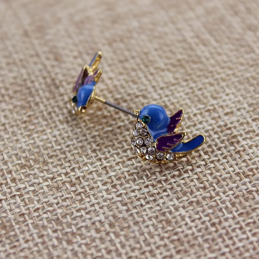 Модные серьги-гвоздики новинка 2014 простые и свежие элегантные восстанавливающие