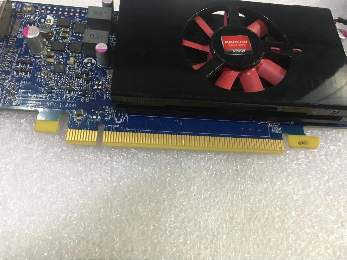 HD7570 1G D5 128 бит нож карты DVI+ DP поддерживает 4K