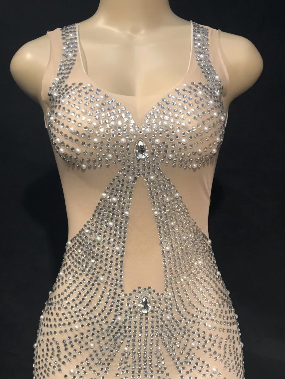

Women Sexy Stage White Feather Long Dress Nude Mesh Shiny Rhinestone Dress Celebrate Transparent Net Yarn Dress Evening Costume