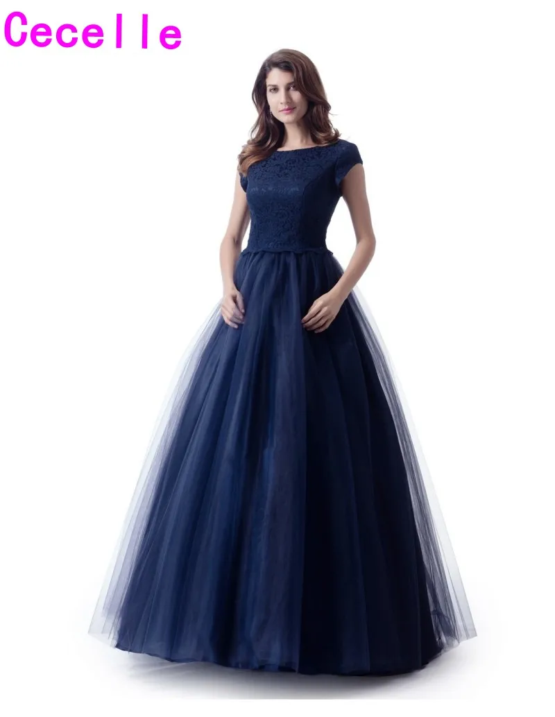 2019 Темно синие LaceTulle длинное скромное на выпускной платье с Кепки трапециевидной