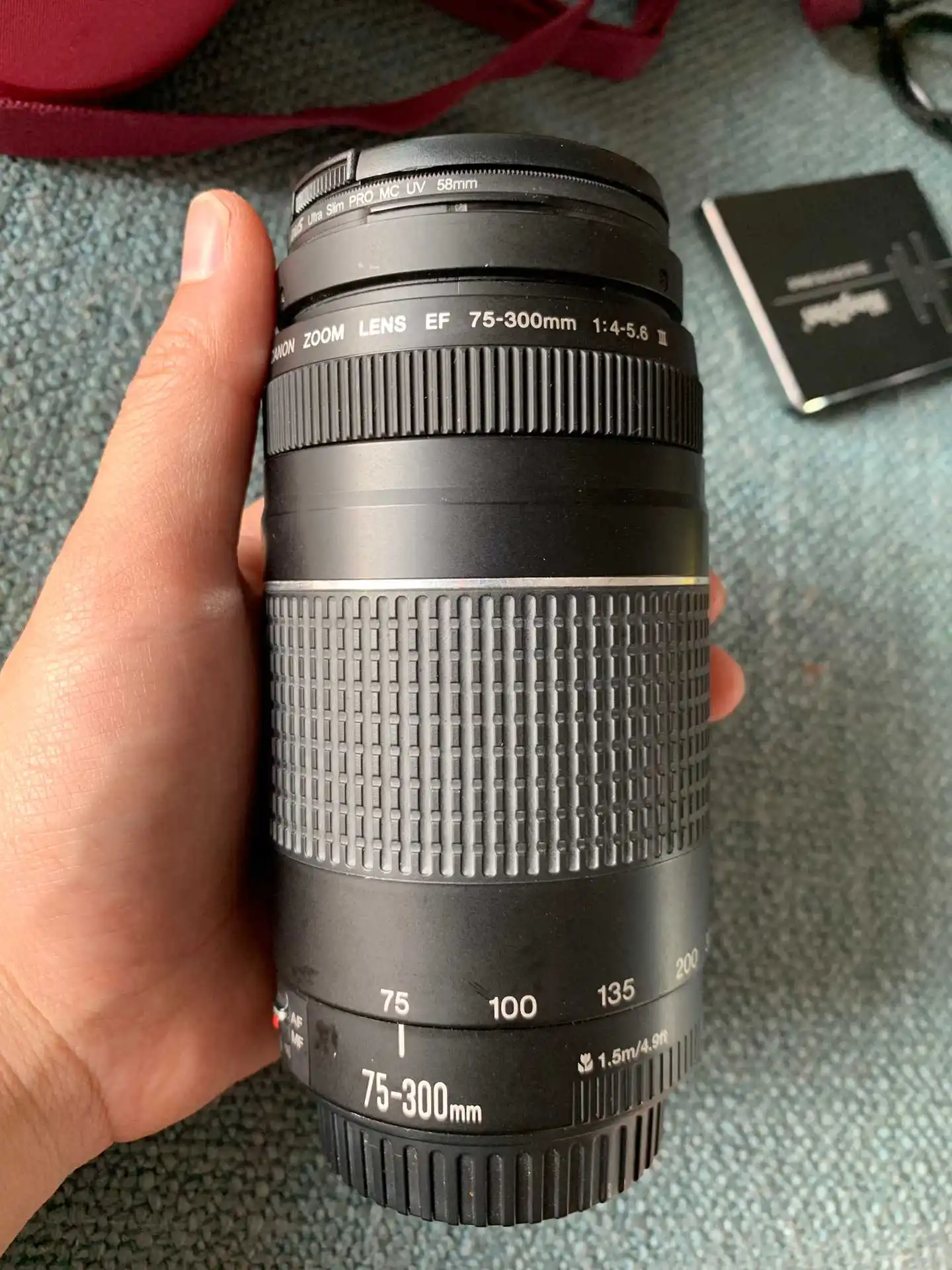 Б/у телеобъектив Canon EF 75-300 мм f/4-5,6 III для зеркальных фотокамер Canon