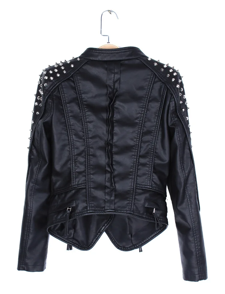 Женская короткая мотоциклетная куртка из искусственной кожи с заклепками модель