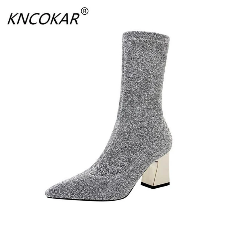 Сексуальные и тонкие Клубные короткие женские сапоги KNCOKAR на толстом каблуке