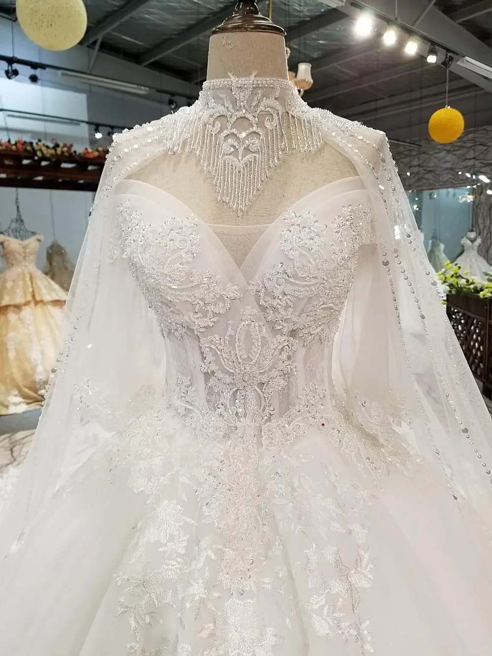 85520 Exquisite Muslim Wedding Dresses With Long Trains Embroidered Lace Beading Crystal White Bridal Gowns | Свадьбы и торжества