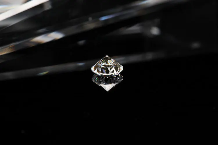 VV1 прозрачный дизайнерский 0.5ct подлинный сертификат свободный цвет диаметром 5 мм