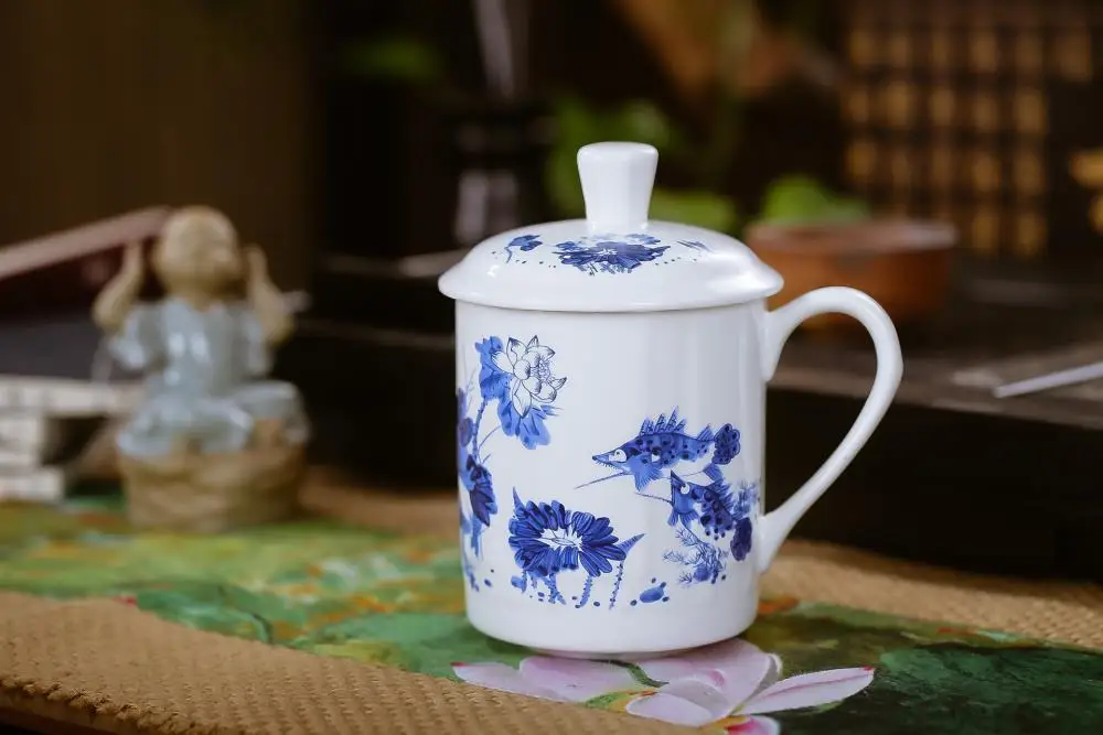 Подлинная керамическая чашка Цзиндэчжэнь с крышкой синий и белый фарфор офисные