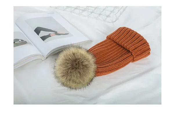 Orange YaoYI001 полосатые Акриловые Хлопковые вязаные шапки новые зимние мужские повседневные теплые пушистые Помпоны бини женские съемные шапки - Цвет: Orange
