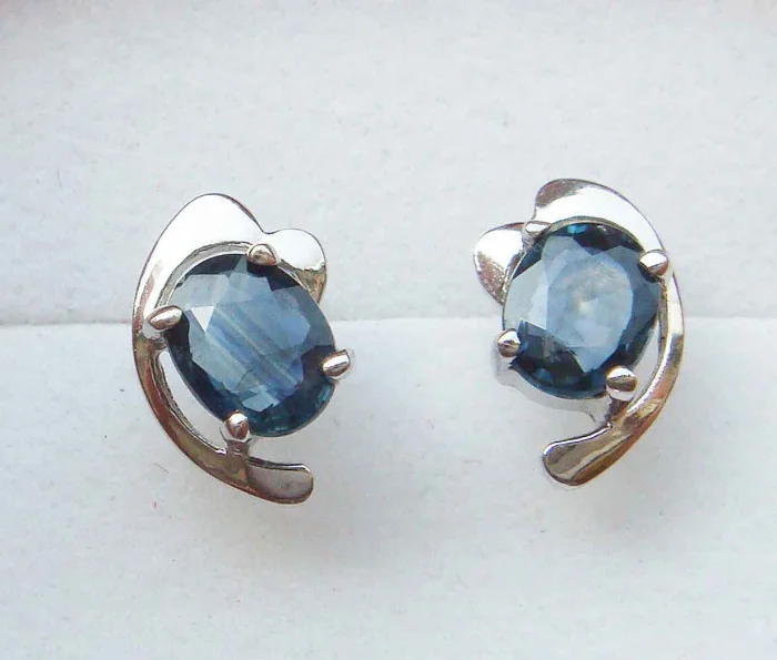 Sapphire Earings--925 sterling silver with beautiful packing |