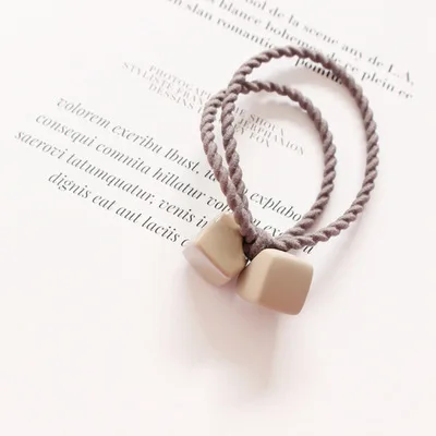 Эластичные резинки для волос квадратные гладкие маленькие чистые и свежие