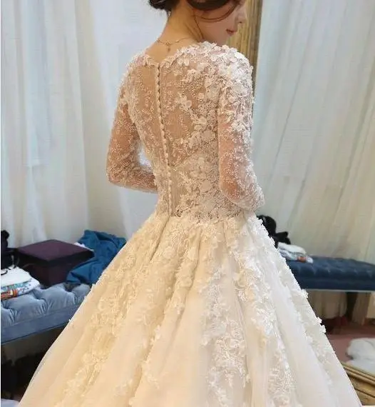 Винтажное кружевное свадебное платье CloverBridal с длинным рукавом на пуговицах