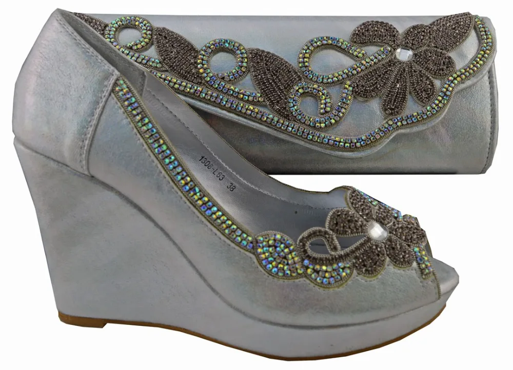 Новое поступление итальянские женские туфли серебристого цвета и сумочка в