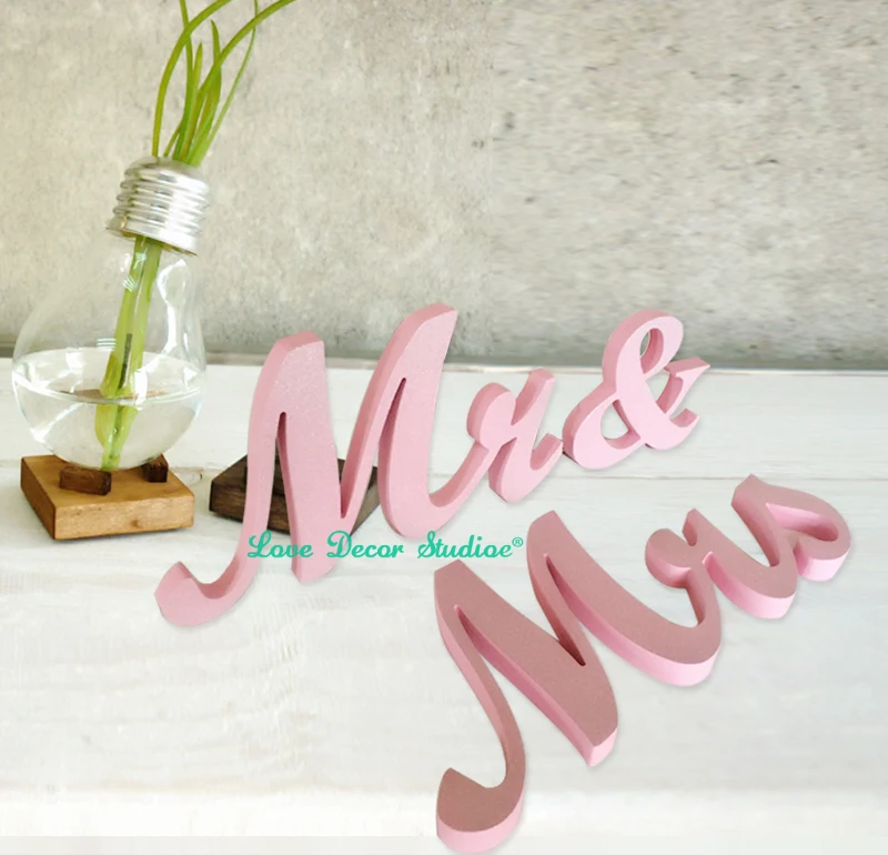 Бесплатная доставка Розовый Mr & Mrs буквами свадьба украшение стола отдельно