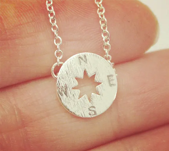Простое маленькое ожерелье Компас найдите свое настоящее Северное и Южное в