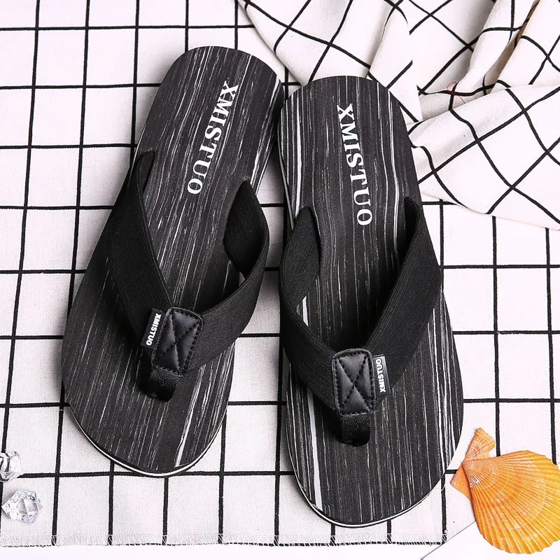 Summer flip flops men's trend Korean version of the personality of the beach shoes students simple casual sandals and slippers