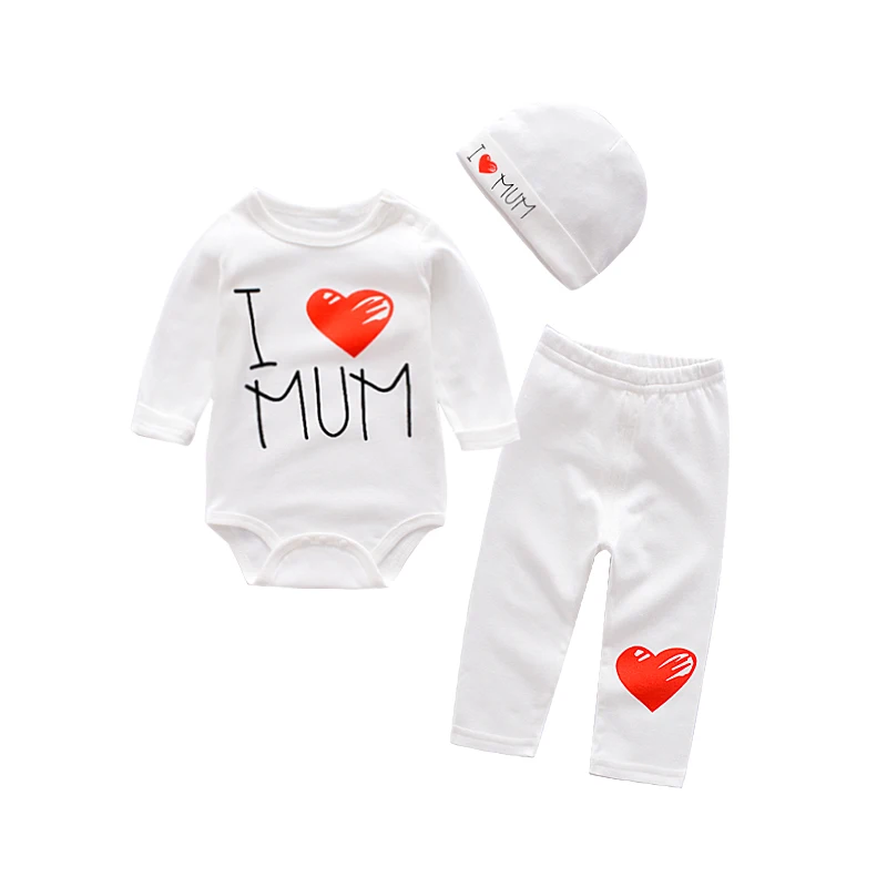 Бежевый Комплекты одежды для малышей с надписью «Love mam& papa», хлопковый комплект одежды для мальчиков, костюм для новорожденных девочек, 3 предмета, боди с длинными рукавами+ штаны+ шапочка - Цвет: Бежевый