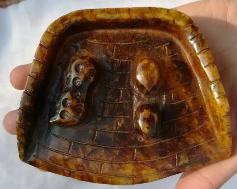 

Antique Jade Handicraft Collection Exquisite Antique Making Old Snowflake Jade Dustpan Ornaments and Miscellaneous Articles