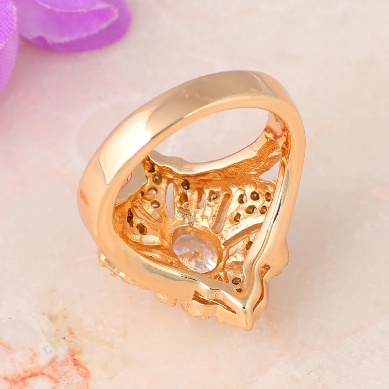 Низкая цена Мода Дизайн Сияющий AAA Белый циркония и кристалл золотой тон кольцо