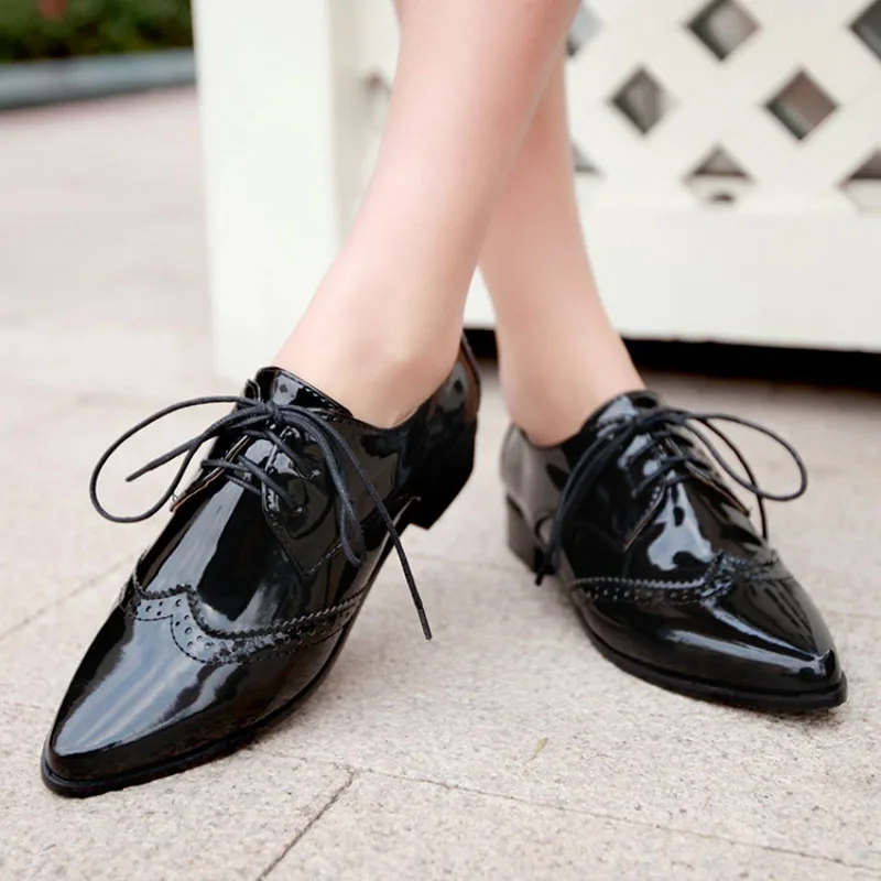 

New 2018 Spring Patent Leather Pointed Toe Lace Up Flat Oxford Shoes For Women Fashion England Style Women Oxfords Size 34-43