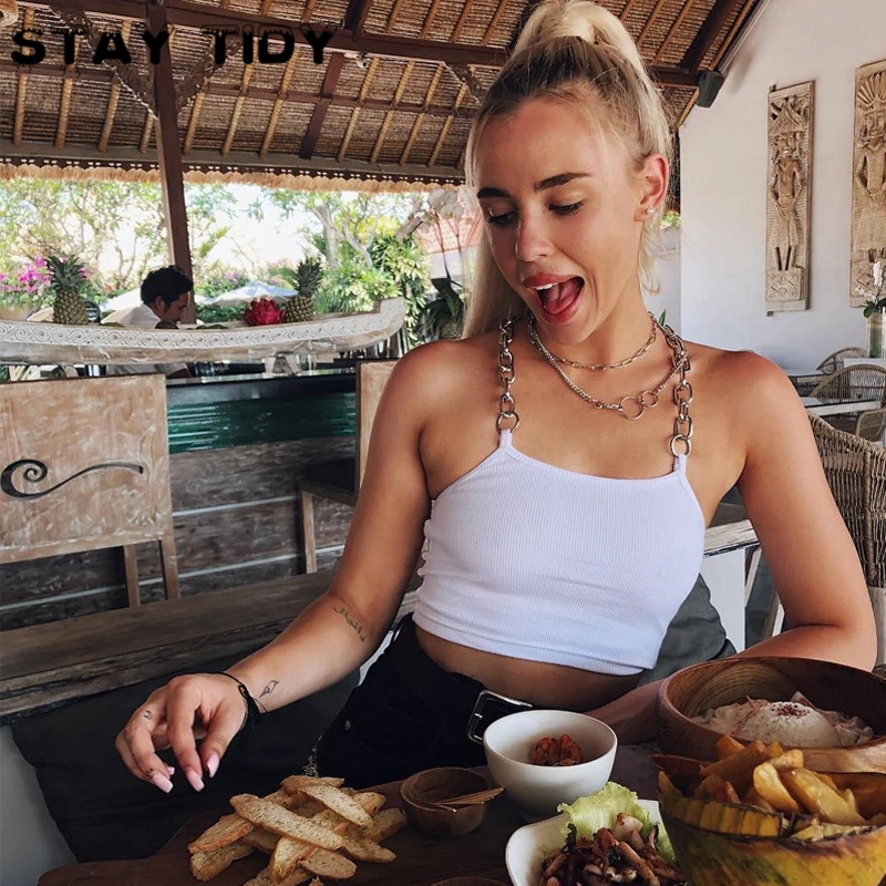 Женский укороченный топ на бретельках с металлической цепочкой STAY TIDY однотонная