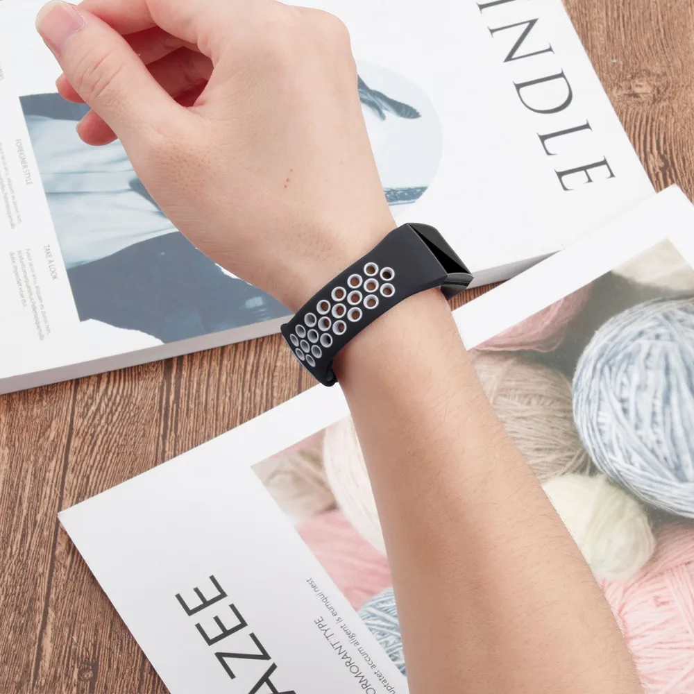 Мягкий силиконовый ремешок для часов с воздушными отверстиями Fitbit Charge 3 сменный