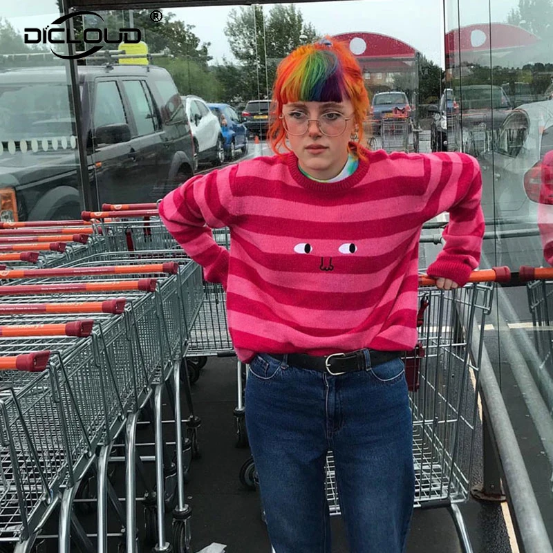 Женский джемпер в полоску розовый трикотажный пуловер стиле хип-хоп с вышивкой - Фото №1