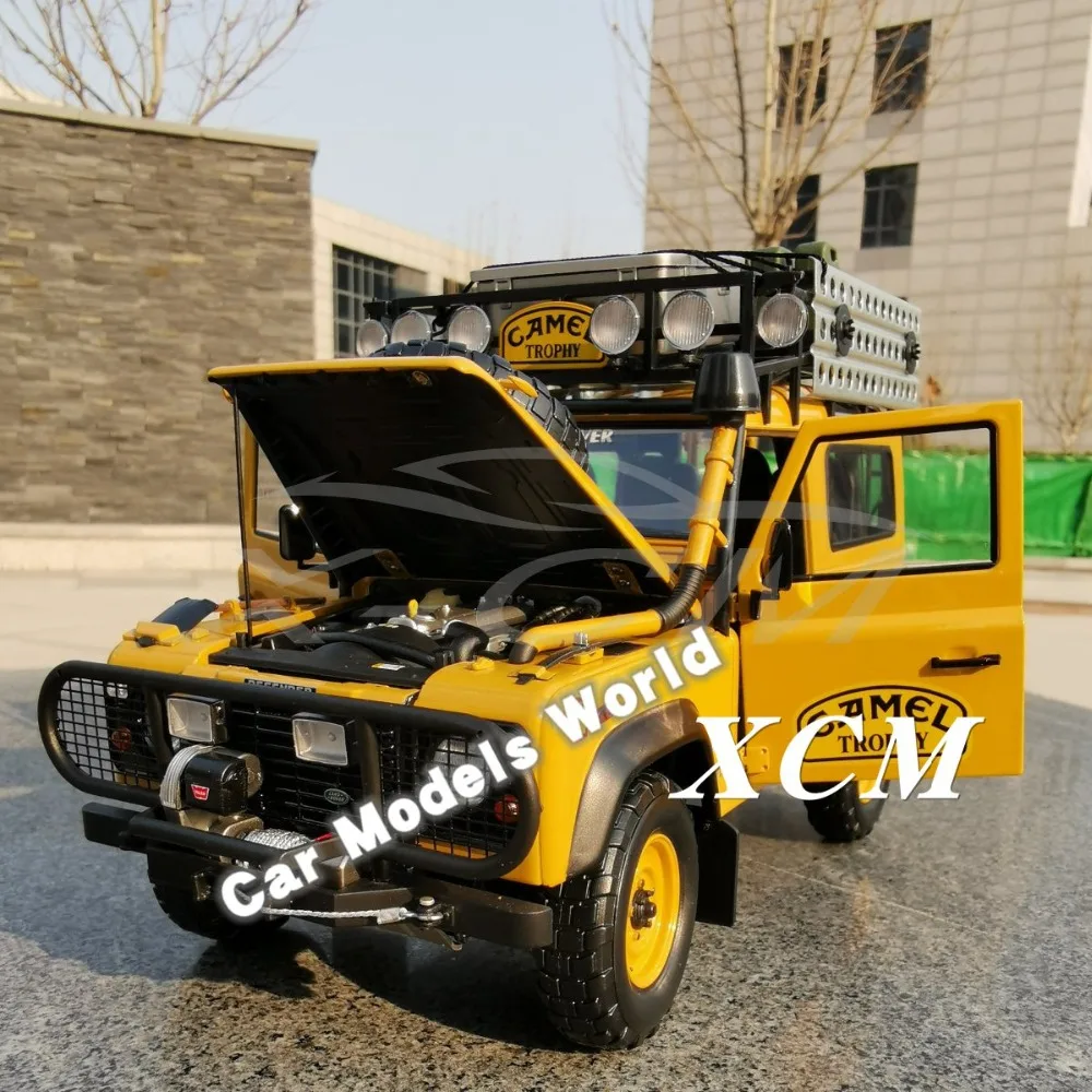 Литая модель автомобиля для почти реального Land Rover Defender 90 Edition 1:18 + маленький