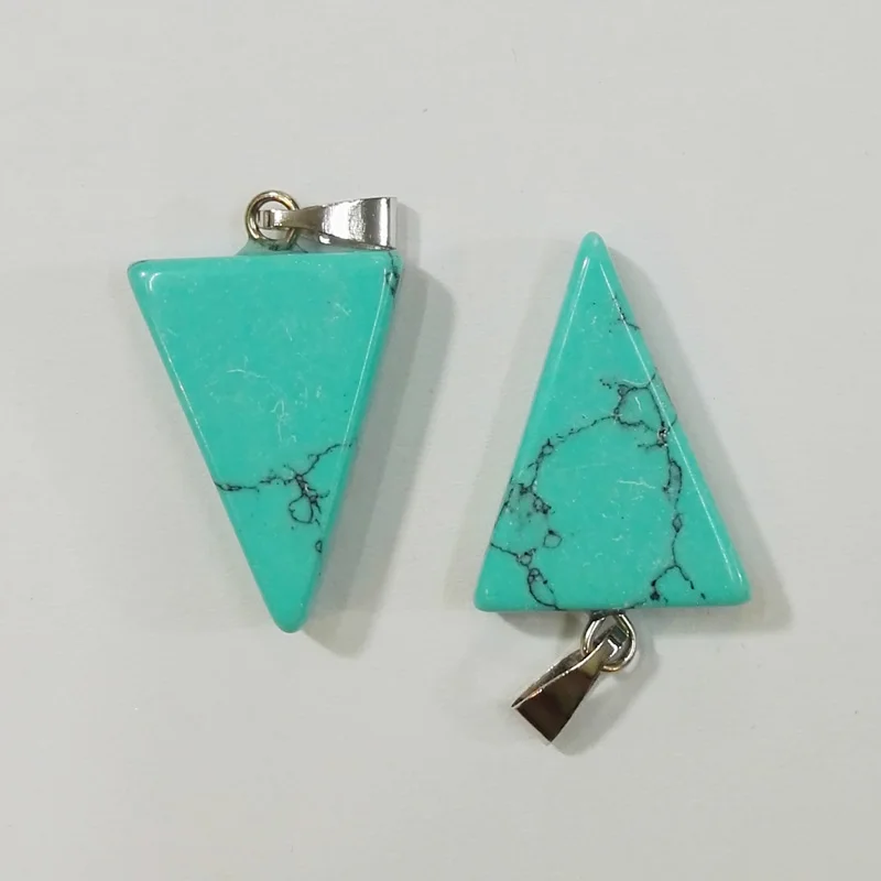 Оптовая продажа 50 шт. модные подвески из искусственного камня треугольной