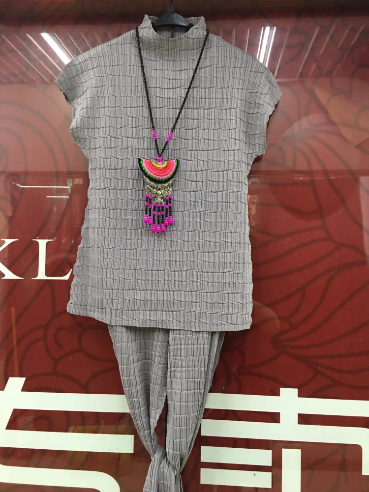 Issey Miyake двойной косу давление костюм для досуга сложить короткий рукав футболки+ девять очков Штaны-клёш комплект из двух предметов