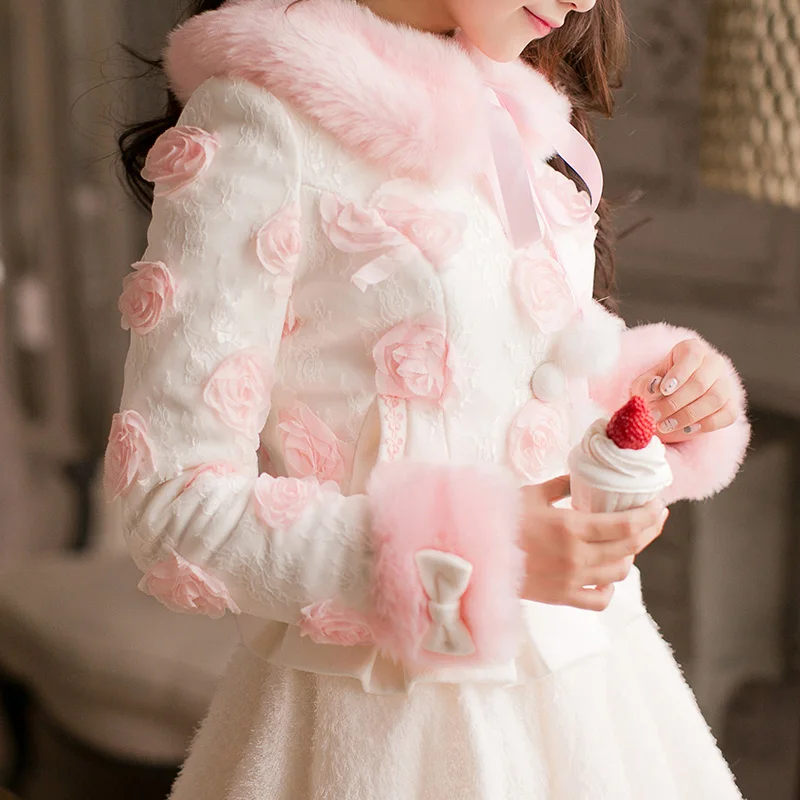 Пальто розовое с вышивкой в виде цветка дождя|pink coat|designer coatcoat pink |