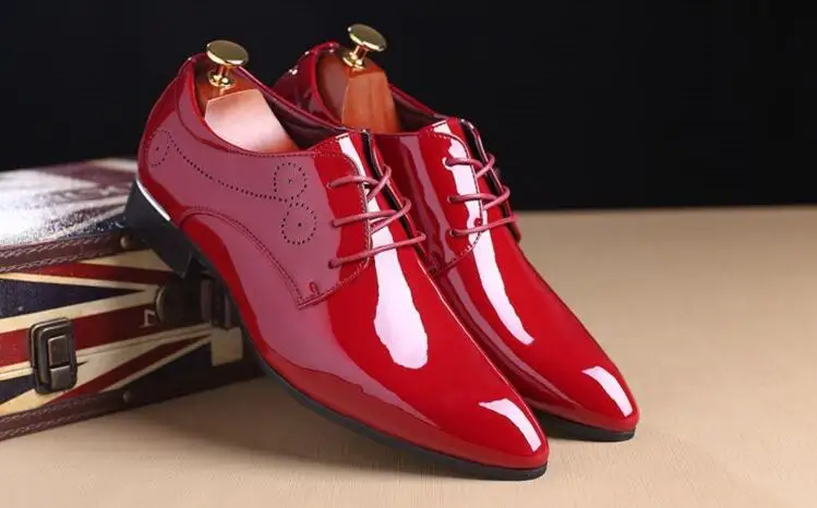 

Pointed toe shoes men business casual British style pointed toe carved fashion patent leather lace-up shoes large size 47