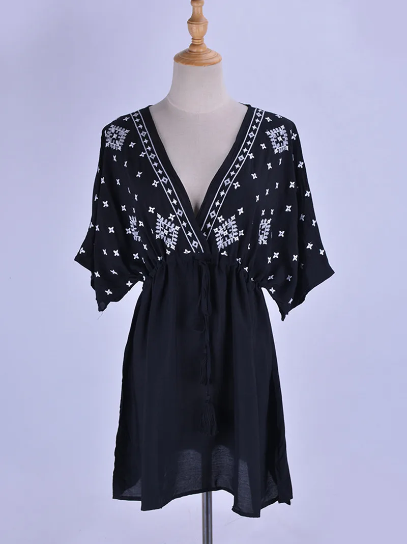 

49/5000 New payer cotton embroidery deep V collar Shatanbijini bathing suit holiday suntan shirt girl