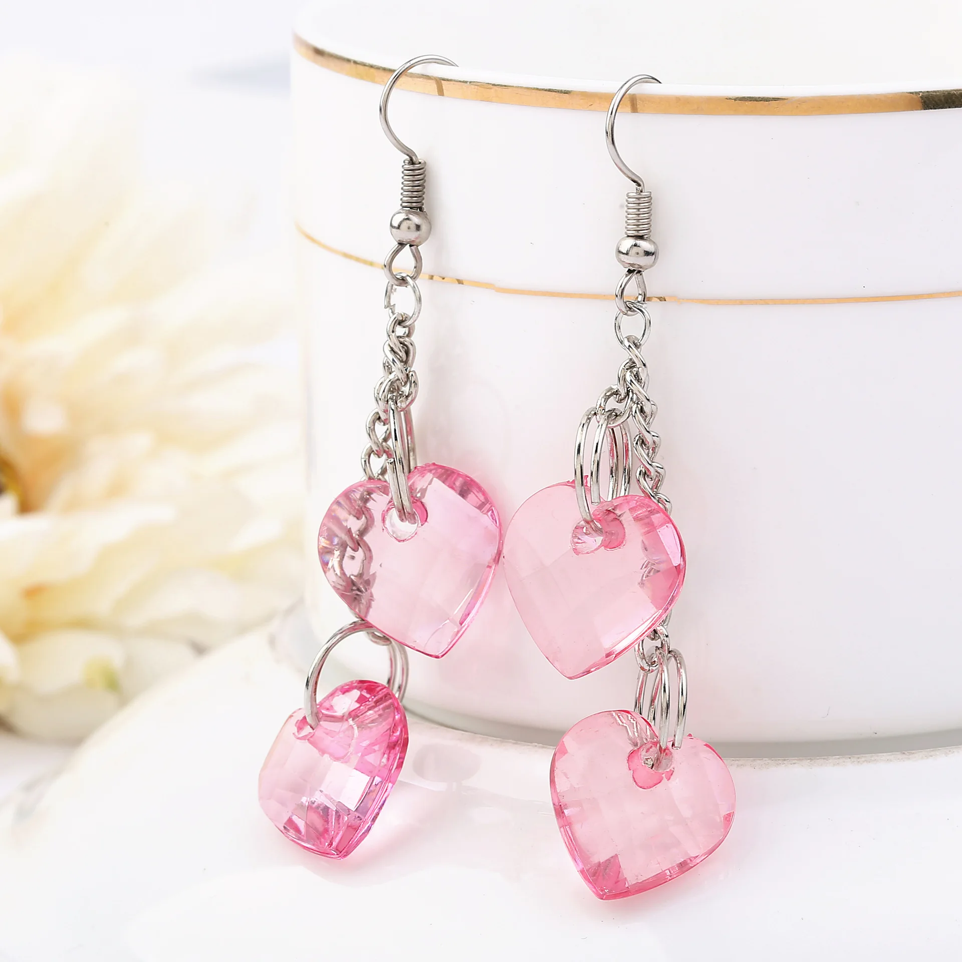 Новые европейские и американские модные серьги из смолы ретро Ruili Magazine Dual Love