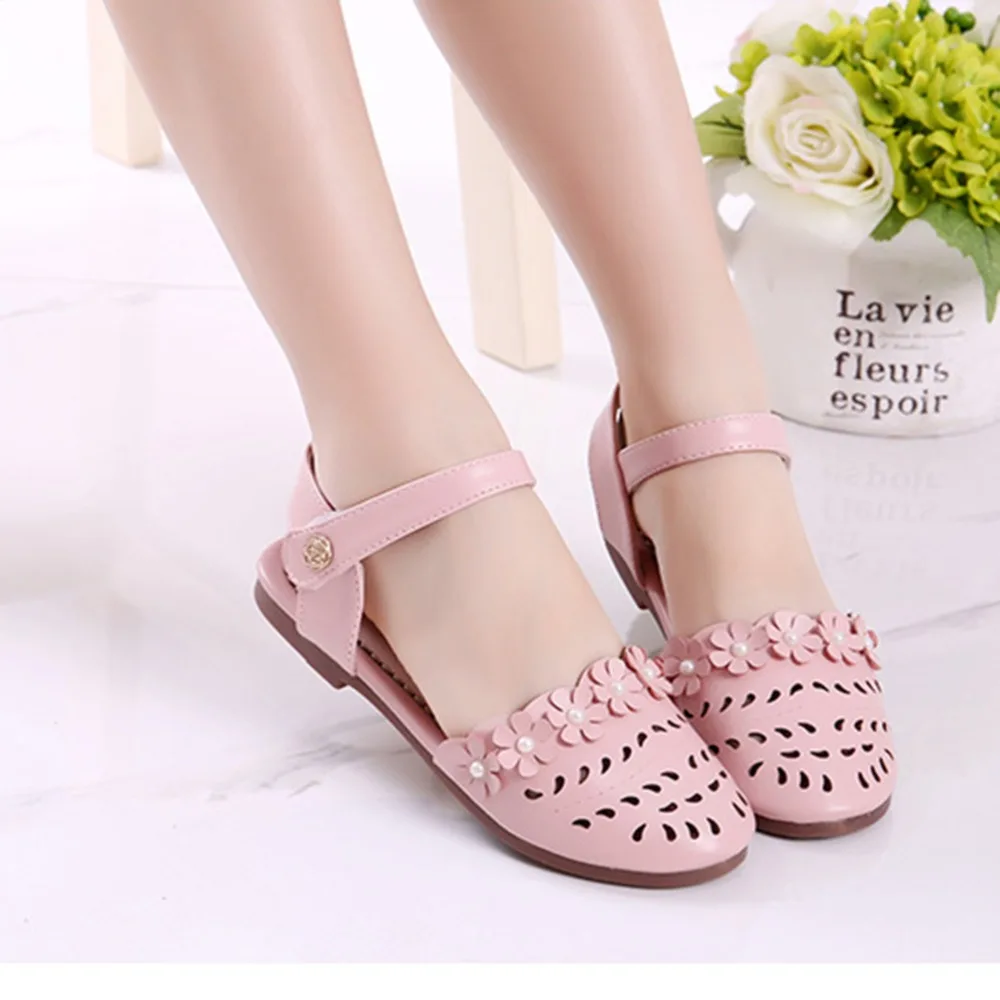 

Girl strap sandals flowers cutout princess shoes beaded sandals summer soft sandals