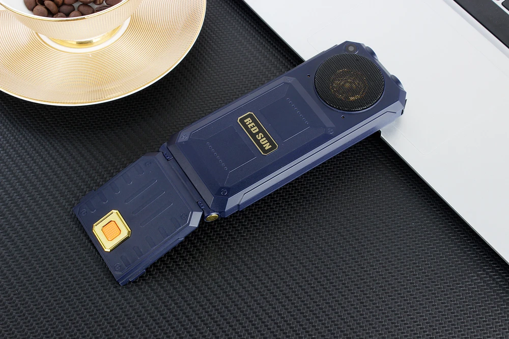 Внешний аккумулятор, флип, сотовый телефон, 4 sim-карты, SOS, громкий звук, mp3, bluetooth, факел, волшебный голос, мобильные телефоны, русская клавиатура, телефон