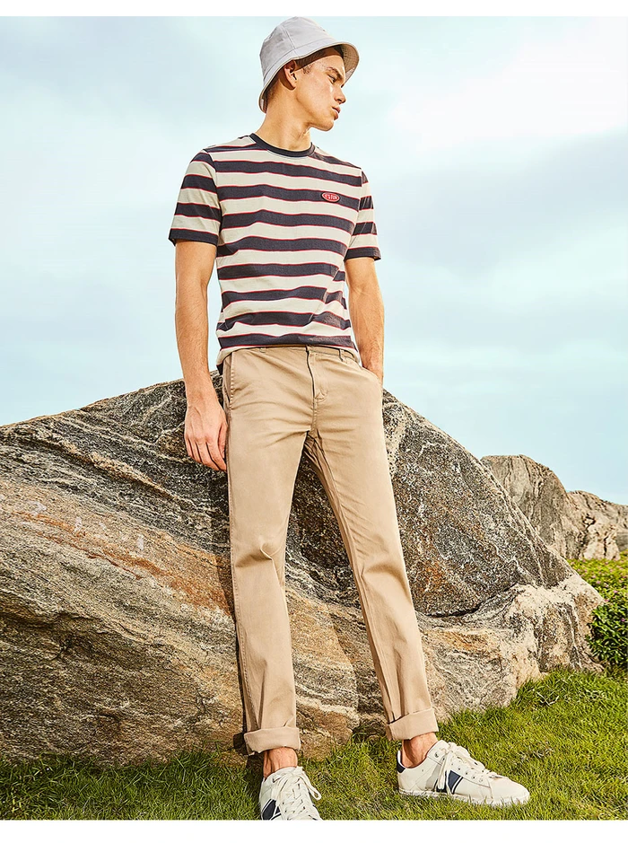 Giordano стрейчевые брюки хаки зауженная версия slim fit,выполнены из хлопка и спандекса,и имеют три цветовых решения