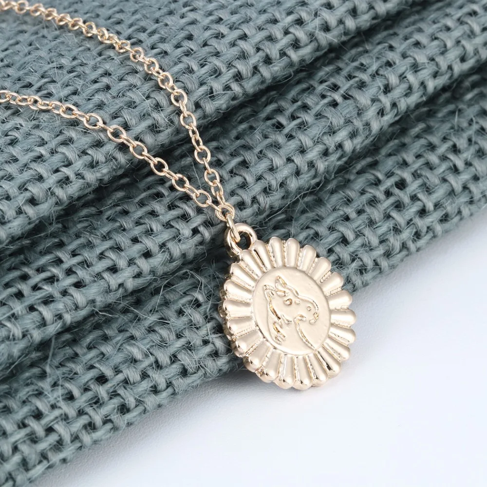 Kinitial 10 шт. лошадь Цепочки и ожерелья шоу ленты кулон Для женщин Bijoux себе свитер