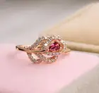 Женское кольцо с красным драгоценным камнем, кольцо из розового золота с кристаллами циркония, кольцо с нежными цветами и кристаллами