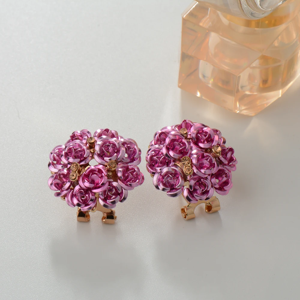 Женские серьги гвоздики Meyfflin золотистые с цветком и кристаллами 2021|fashion stud