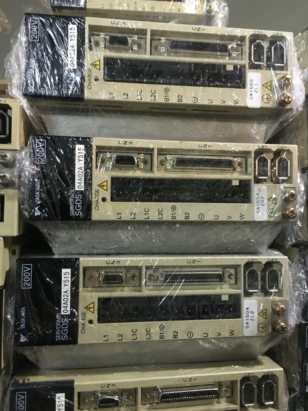 

Servo drive SGDS-04A02AY515 , Used one , 90% appearance new , 3 months warranty , fastly shipping