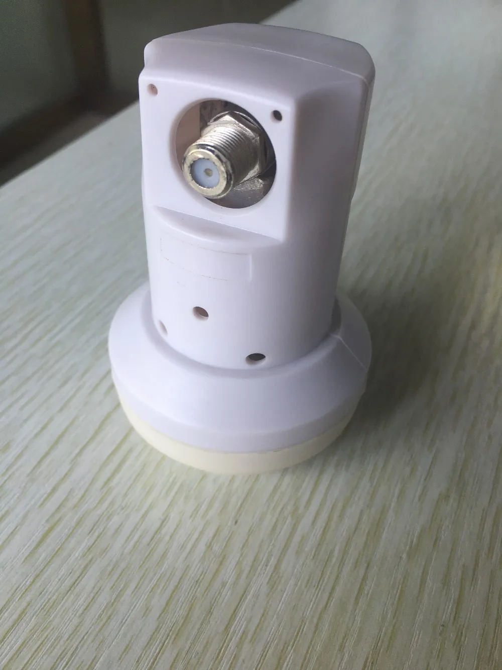 Спутниковый конвертер FULL HD Легкая установка Sharpes lnbf супер низкий уровень шума